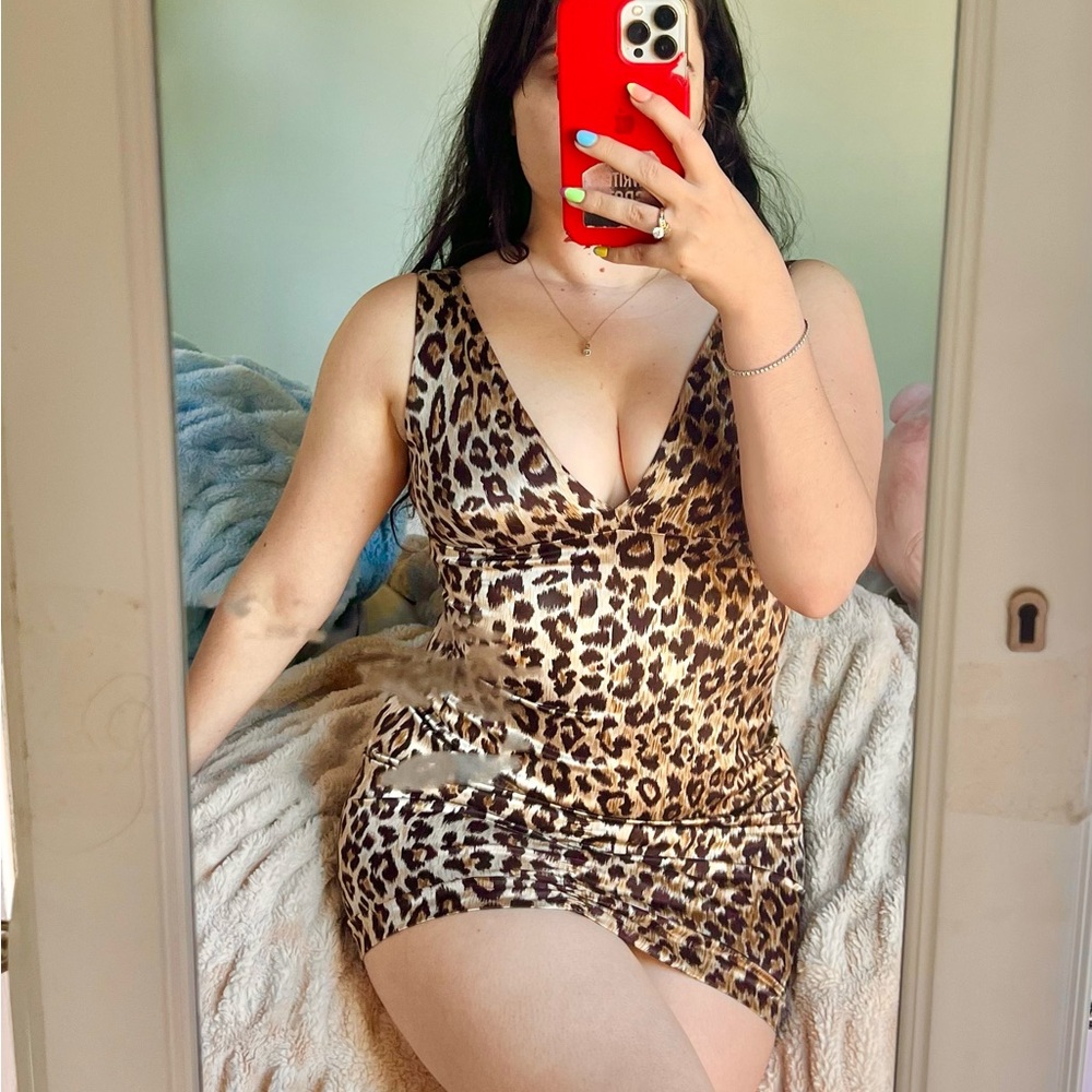 Dolce & Gabbana Leopard Mini Dress - Picture 7 of 7